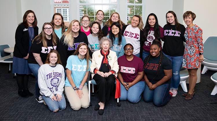 As a student, Elsie Upchurch ’43 was a member of the Tri-Sigma sorority. Prior to the ribbon-cutting ceremony, she had the opportunity to meet and reminisce with current Tri-Sigs.