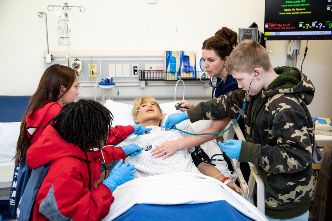 Fourth-grade students from Prince Edward County Elementary School learned to diagnose a state-of-the-art manikin in Longwood’s nursing sim lab under the guidance of associate professor of nursing Dr. Kathryn Miller.